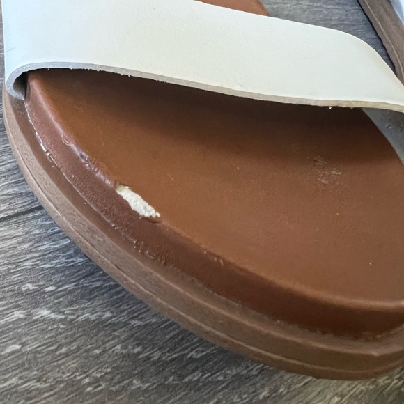 Universal Thread Nyla Ankle Strap Subtle Platform Sandals in White. Size 8.5 - Picture 7 of 7